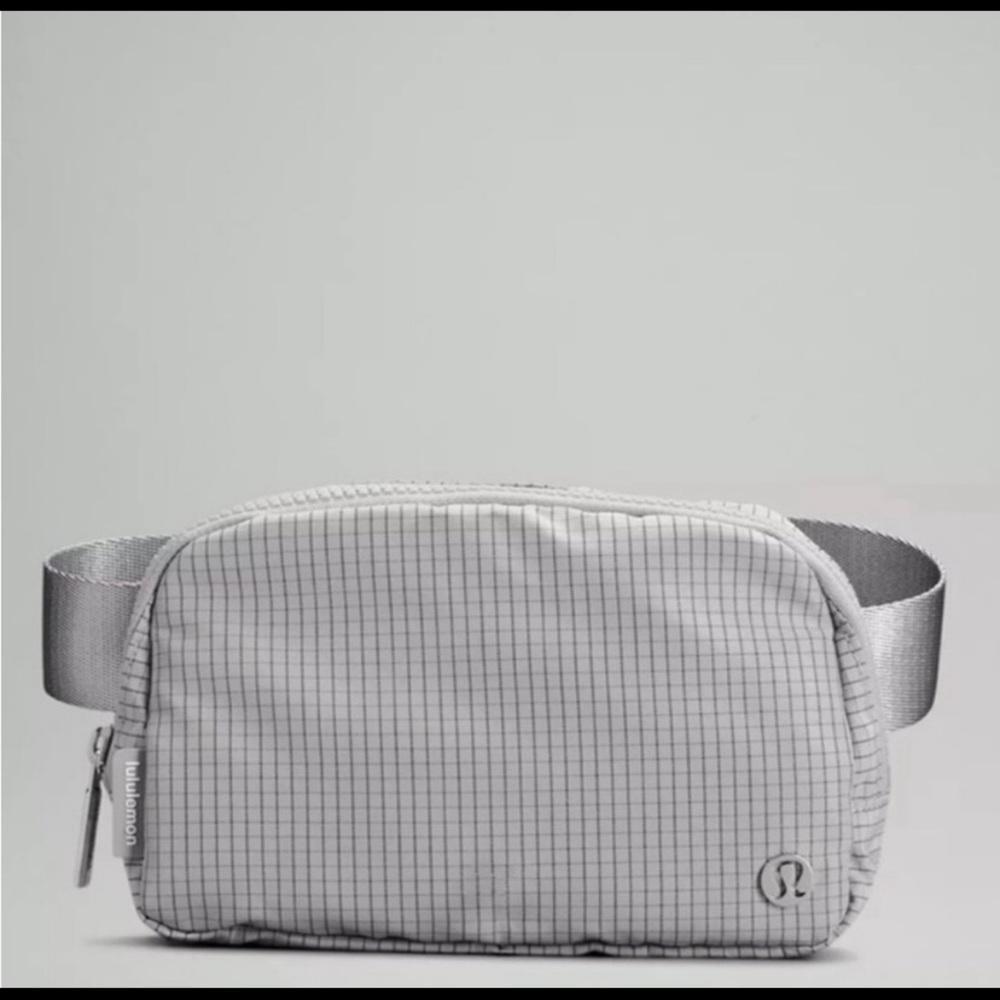 Lululemon Everywhere Belt Bag— SOLD